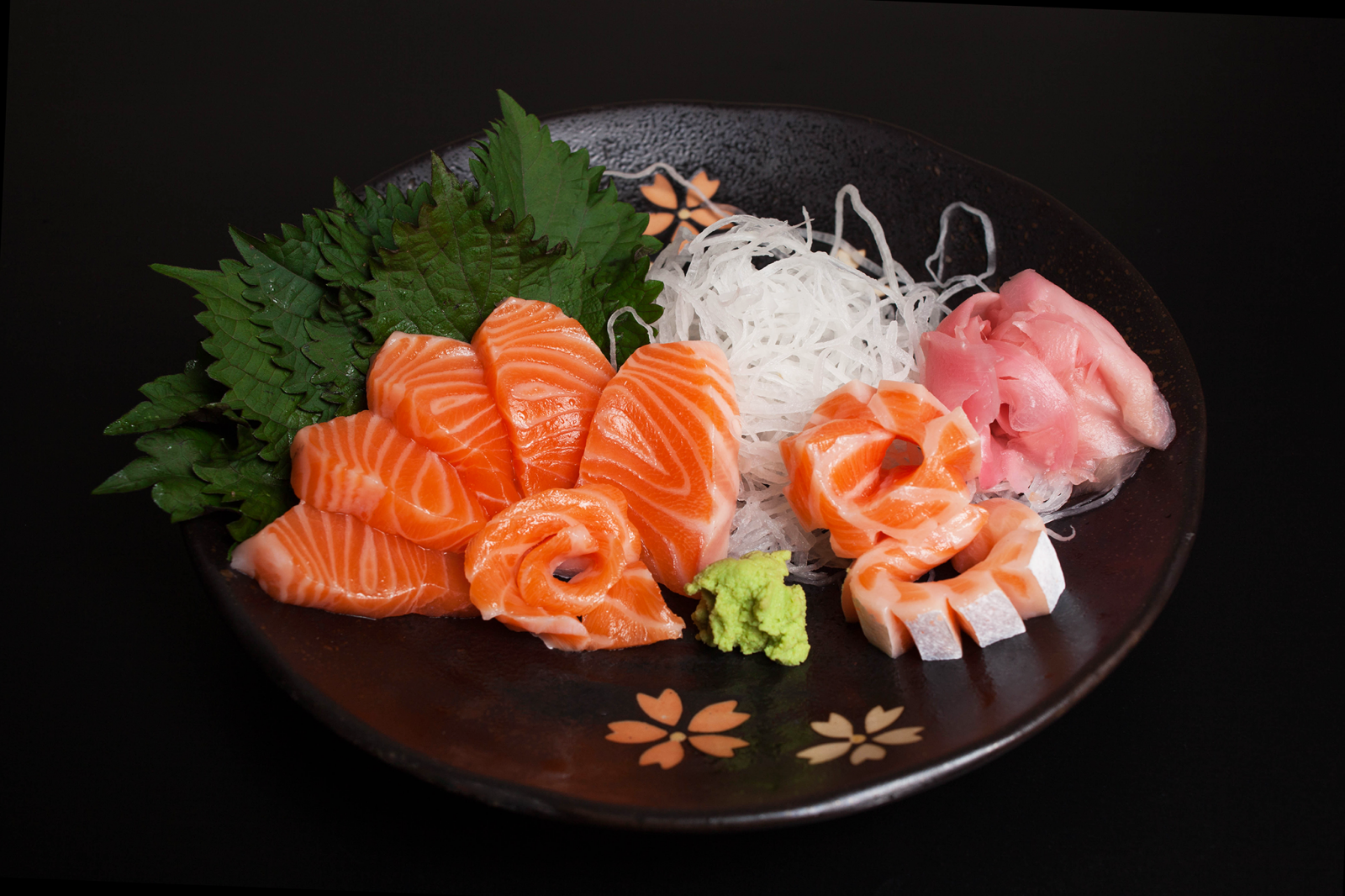 Cách thưởng thức sashimi cá hồi đúng chuẩn kiểu Nhật